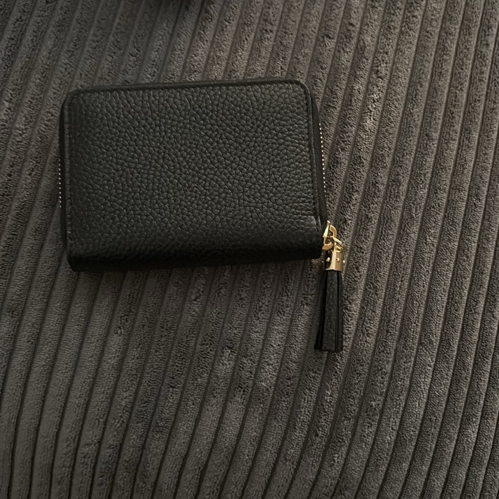 Never used Gucci wallet - Picture 3 of 4